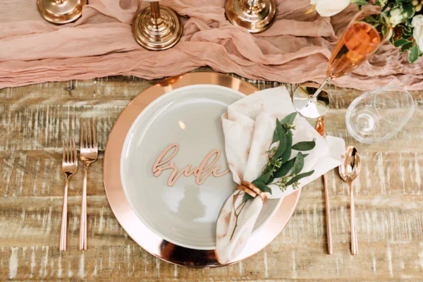 Elegant Bride & Groom Place Cards - Wood - Image 2